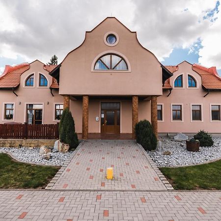 Motel Ard Sarovce Dış mekan fotoğraf