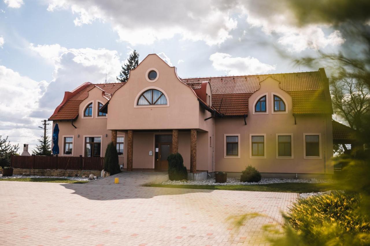 Motel Ard Sarovce Dış mekan fotoğraf