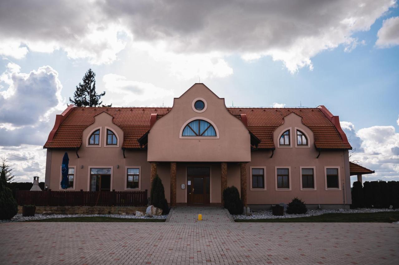 Motel Ard Sarovce Dış mekan fotoğraf