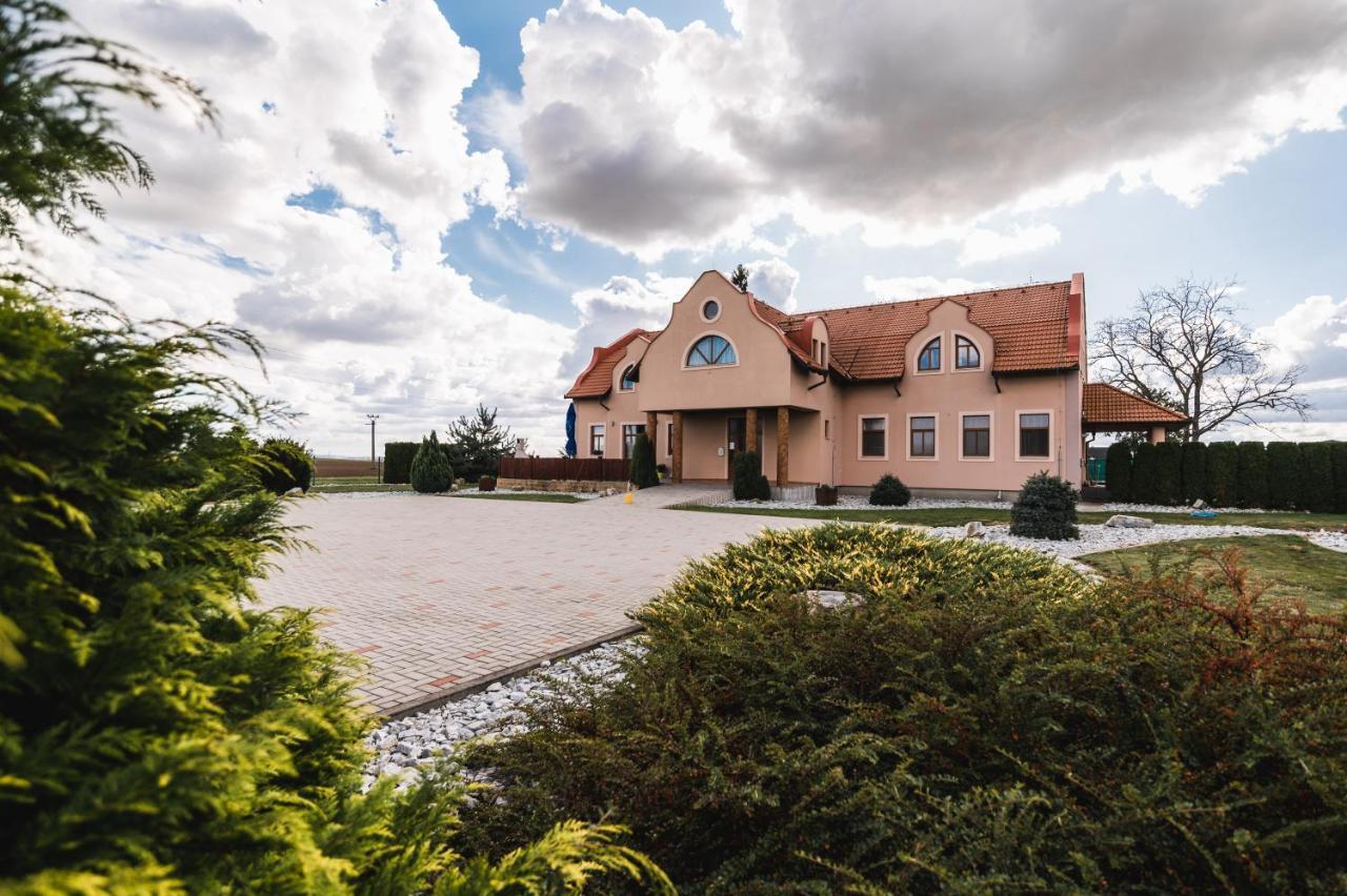 Motel Ard Sarovce Dış mekan fotoğraf